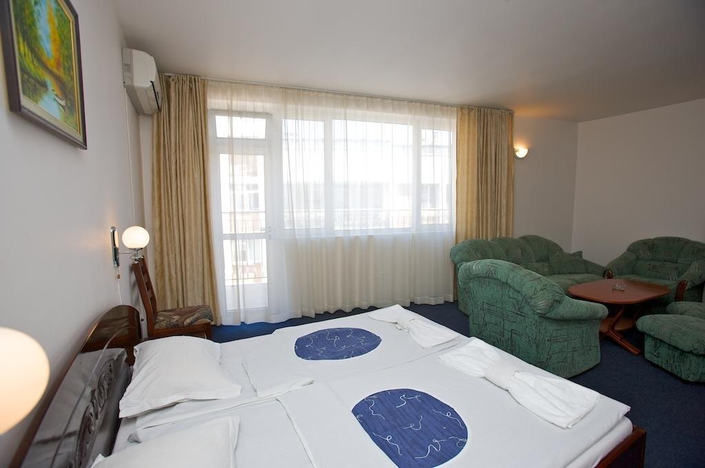 Семеен Хотел Елена Палас Nesebar Quarto foto