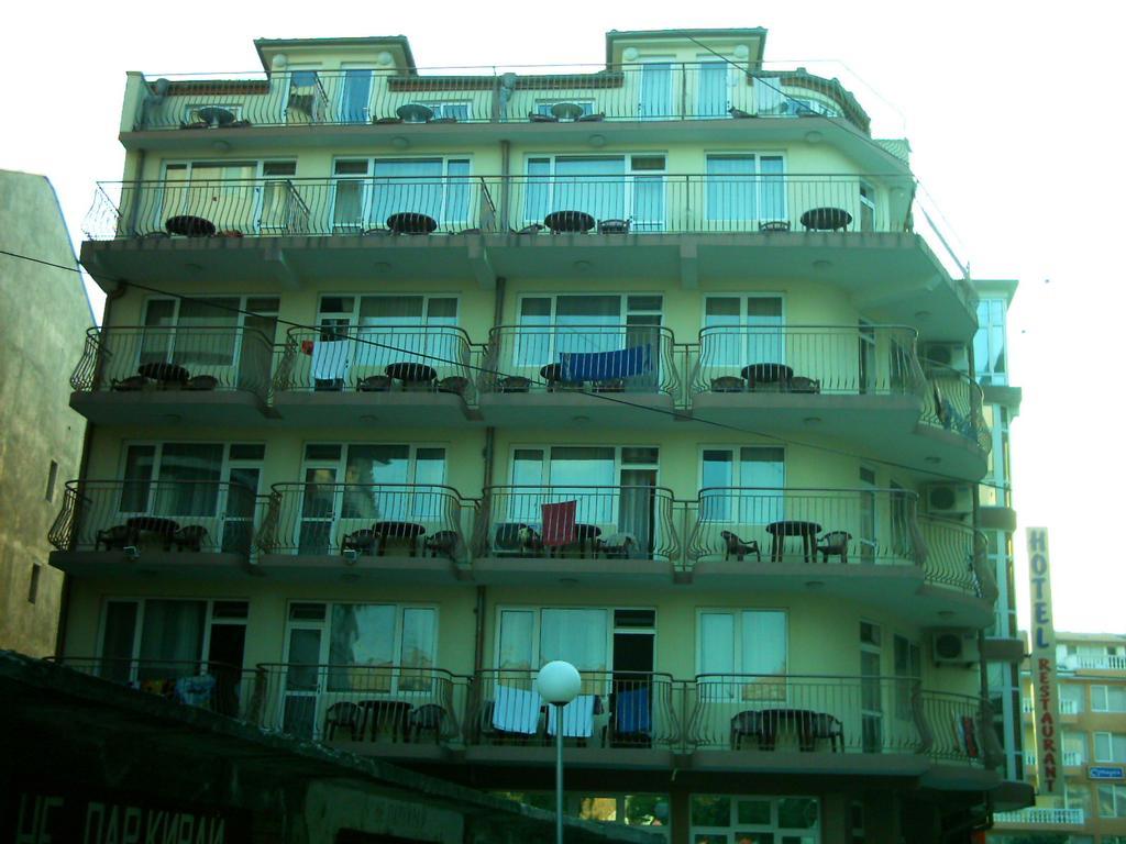 Семеен Хотел Елена Палас Nesebar Exterior foto