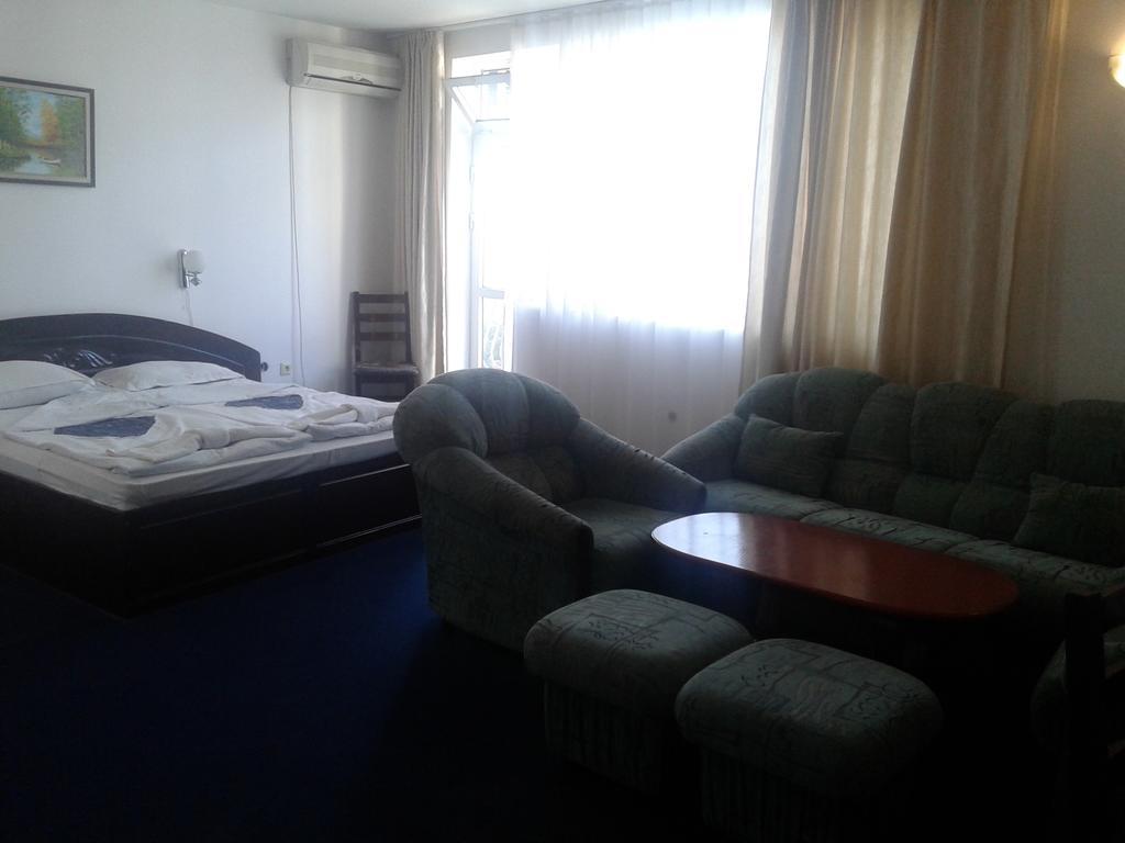 Семеен Хотел Елена Палас Nesebar Quarto foto