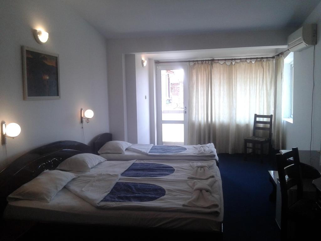 Семеен Хотел Елена Палас Nesebar Quarto foto