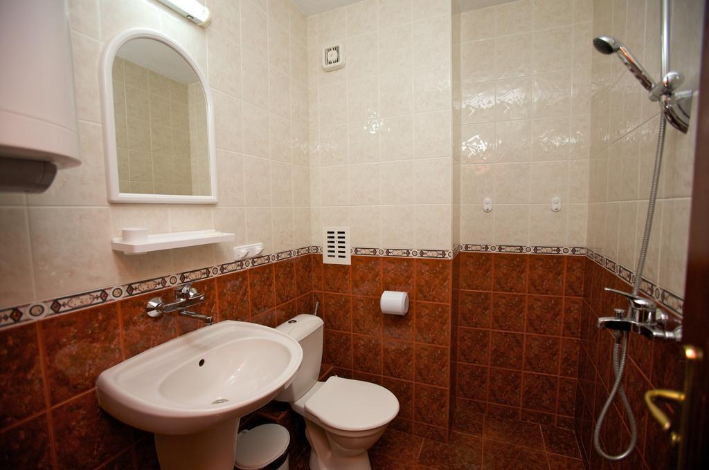 Семеен Хотел Елена Палас Nesebar Quarto foto
