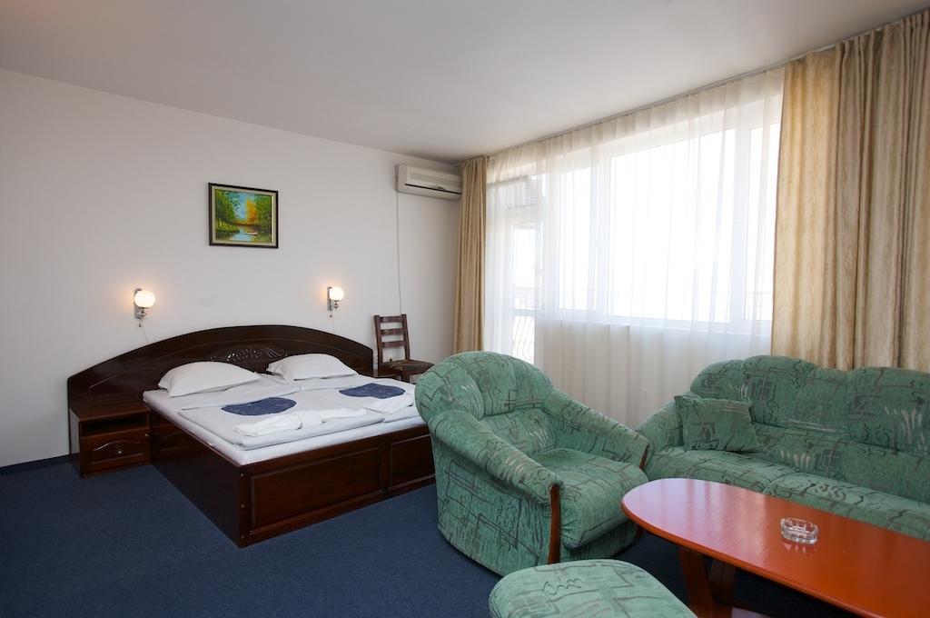 Семеен Хотел Елена Палас Nesebar Quarto foto