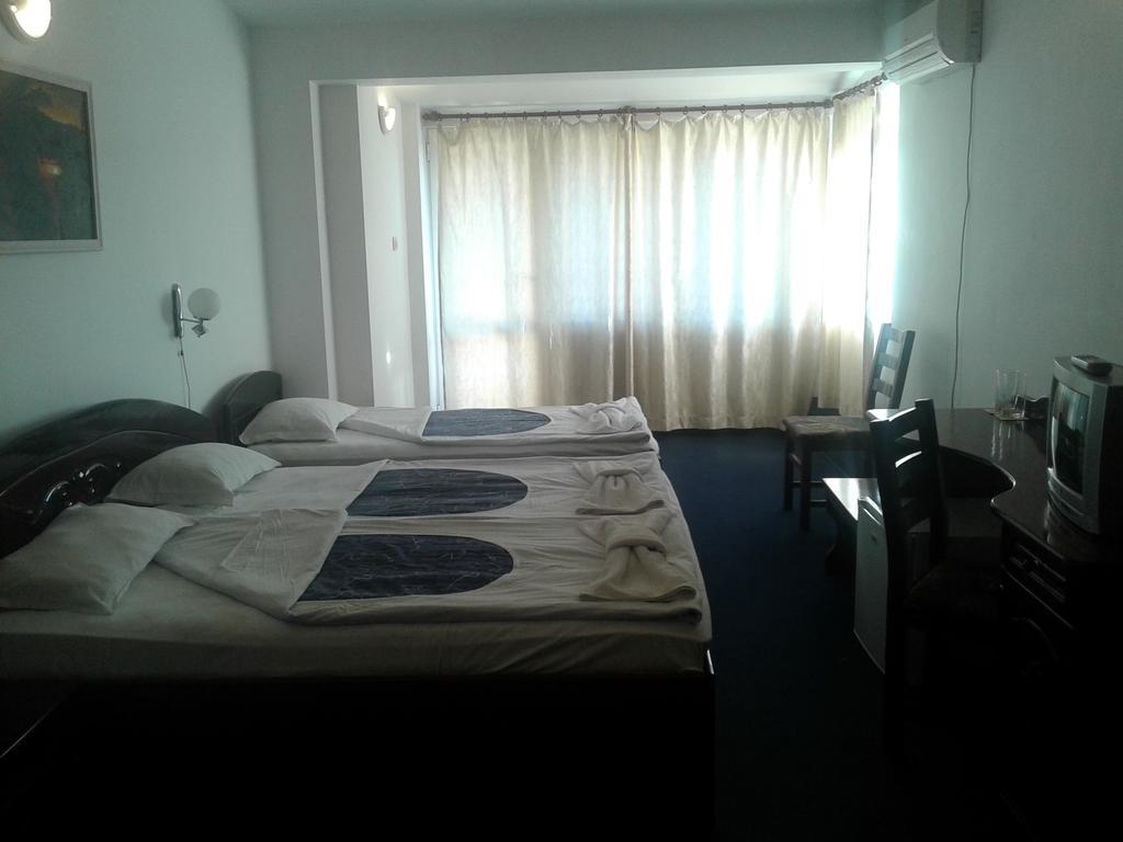 Семеен Хотел Елена Палас Nesebar Quarto foto