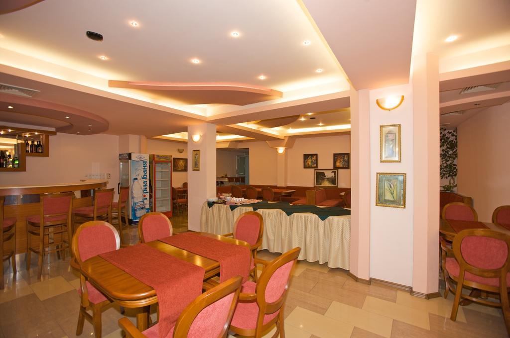 Семеен Хотел Елена Палас Nesebar Exterior foto