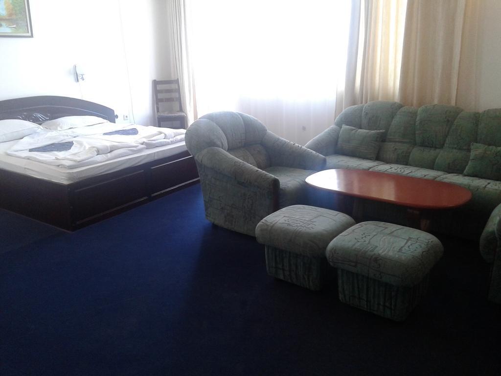 Семеен Хотел Елена Палас Nesebar Quarto foto